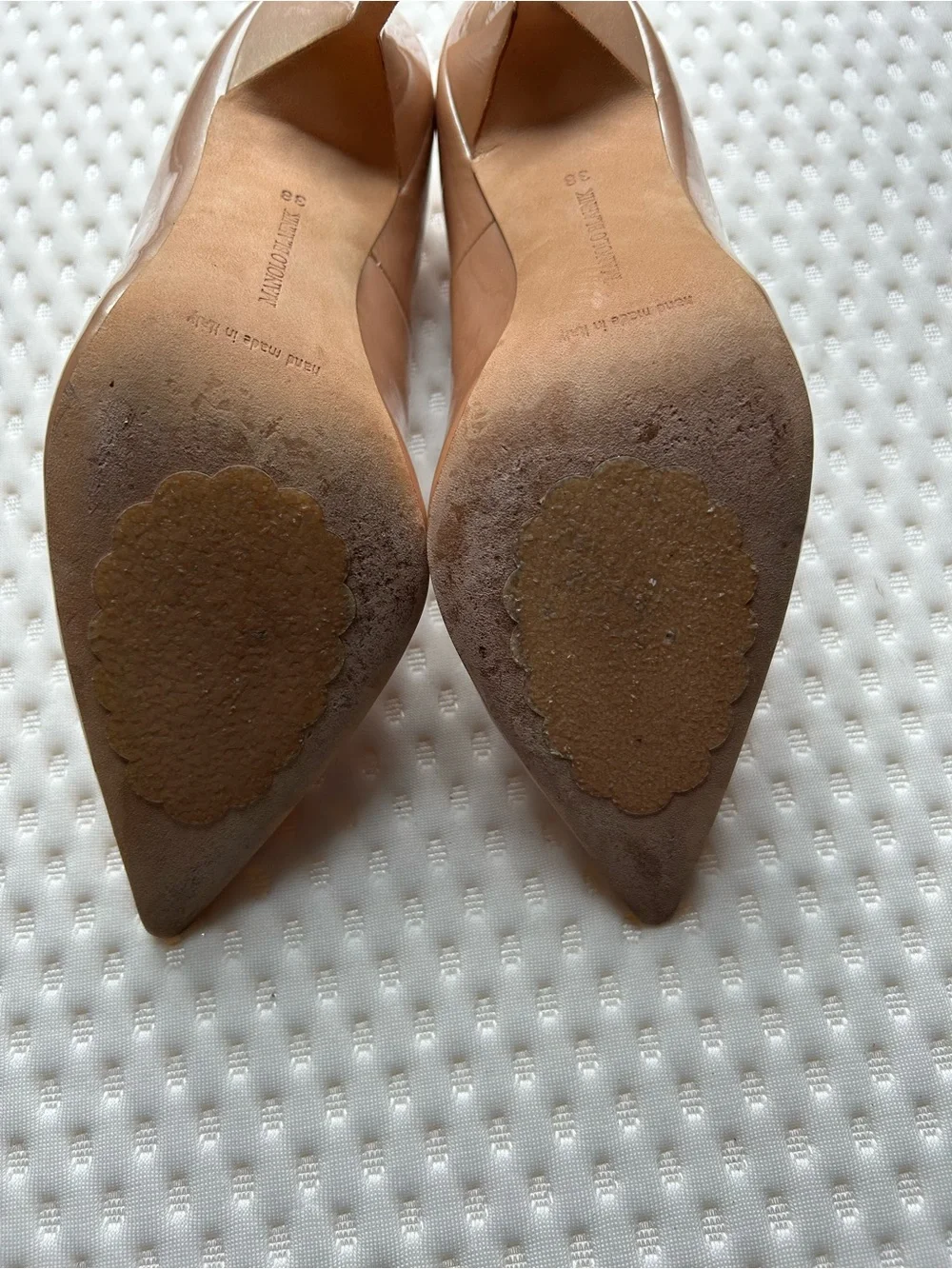 Manolo Blahnik BB Patent 105 Beige Nude Pointed Toe Pumps IT 38 US 8